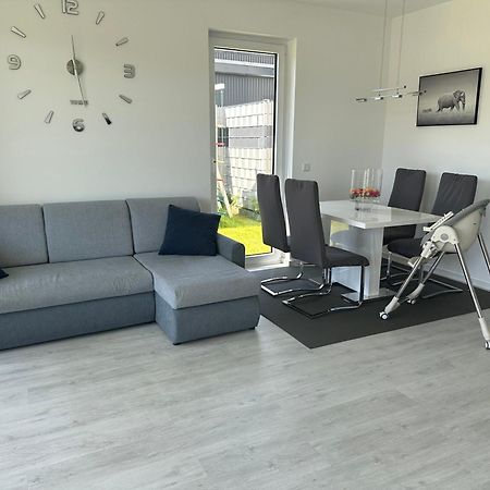Neue Doppelhaushaelfte Mit Terrasse, Balkon Und Garten Remscheid Exterior photo