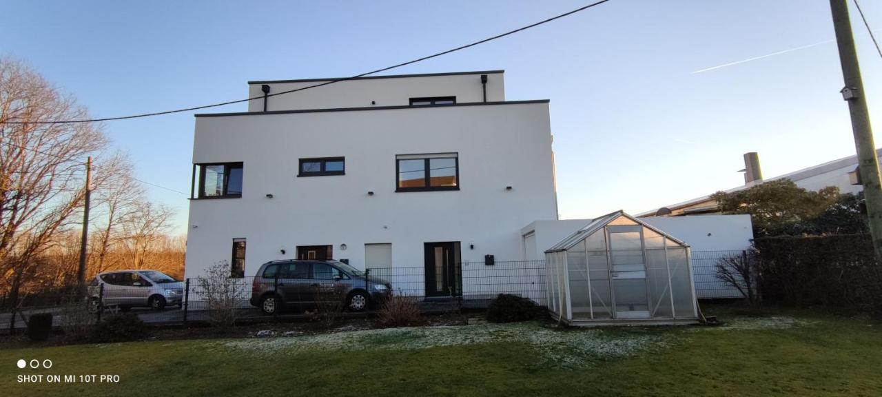 Neue Doppelhaushaelfte Mit Terrasse, Balkon Und Garten Remscheid Exterior photo
